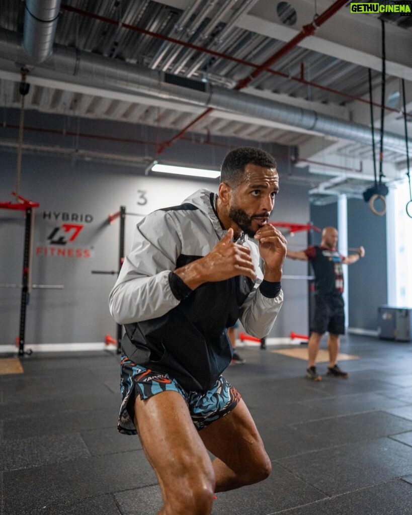 Danny Roberts Instagram - For my family, the risks and sacrifices are worth it. This is for our legacy and as a man I will always do the utmost within my power to provide love, care and protection for those I love and care about most. 2 days. LFG! ⚔️🛡️🇬🇧 #TeamChocolate #UFCEurope #UFCLondon #UFC #MMA #MixedMartialArts #KillCliffFC #KCFC London, United Kingdom