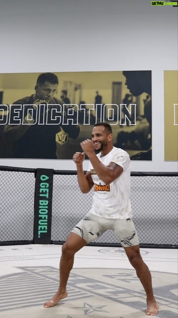Danny Roberts Instagram - Fight Week Ready 😤 The work is done, and @danhotchocolate is ready to show what he’s been building this Saturday at #UFCLondon Let’s go! Who’s tuning into Roberts vs Parsons? 🎥 @alexweinraub #KillCliffFC #FloridaMMA #ThatGym #mmafighter #mmatraining #mmafighters #ufc #ufcfightnight #ufcfighter