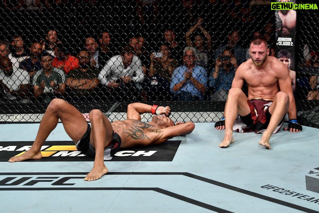 Danny Roberts Instagram - Feeling reflective today: next year will make it 𝑵𝑰𝑵𝑬 years fighting @UFC. Would like to hear from my day ones about which moments you enjoyed most @ufceurope @tntsportsufc 🔥👇🏽🇬🇧 UFC: ultimate fighting championship