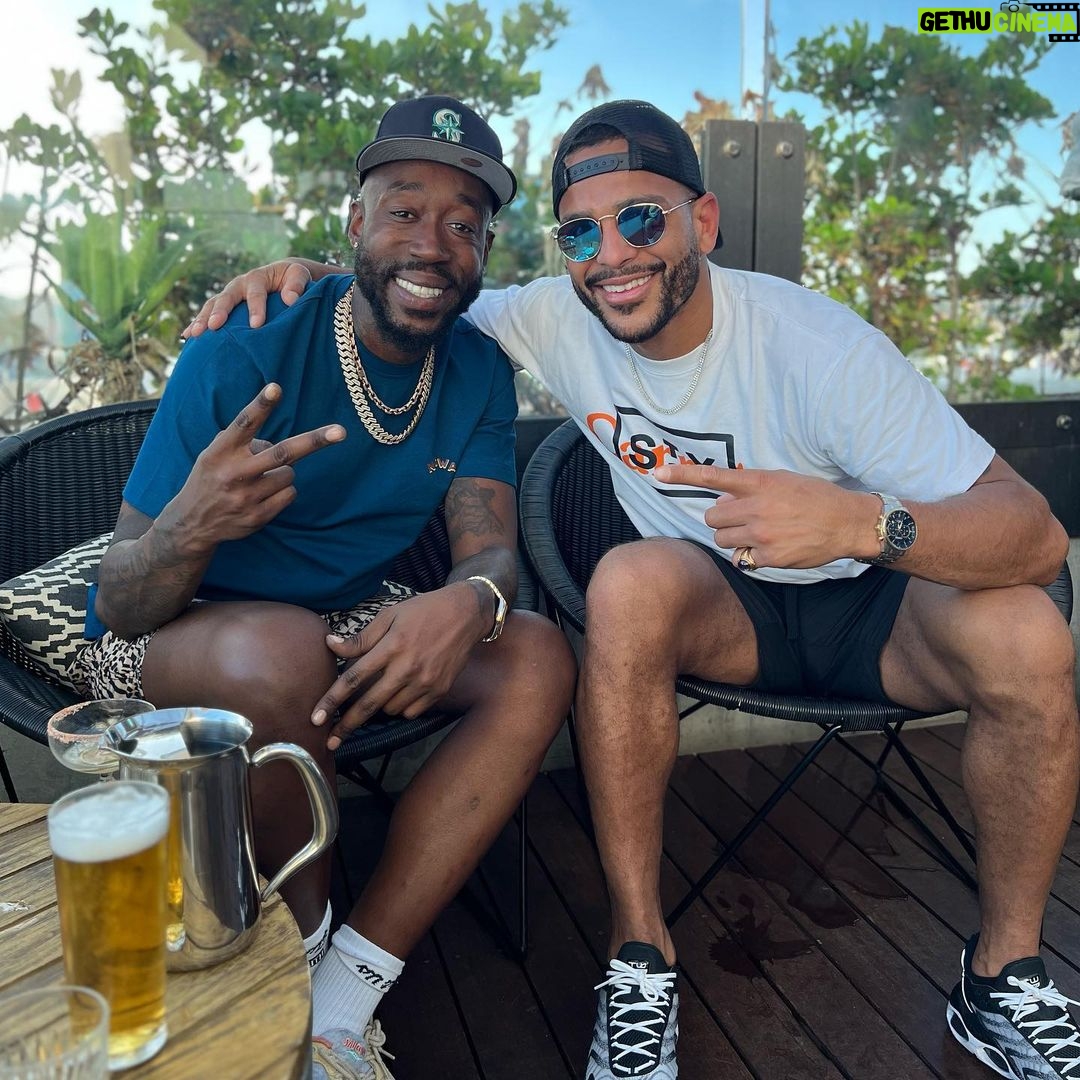 Danny Roberts Instagram - Salute 🫡 to the end of a good run. We do what we gotta do! It’s been a pleasure Australia & New Zealand 🇦🇺 appreciate you!! You’ve been special!!! time to jet 🛩️ See the family then we work….. Right to Florida with my second family refining, grinding & shining. To my fight fans, my days dots & my family were coming back with a bang Ive took the time to make my starting 11 the best 11! ✅ Watch my mutha fucking space! Love you all! #teamchocolate #onelove #everyonesdondid #lockedin #myteamsbetterthantheirs #letselevate #itstime #freddiegibbs #australiantour #2023 WorldWide