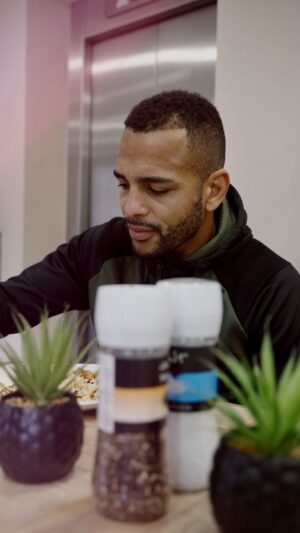 Danny Roberts Instagram - With weigh ins not long approaching, MYOBAND are catching up with Danny Roberts having one of his meal preps made by @just_juice_nutrition_bar 

•
•
•

@danhotchocolate #UFC #UFCEurope #MMA #UKMMA #MixedMartialArts #Fighter #Fighting #Warrior #UFCGYM #CombatSports #sanfordmma #NoLimits #TeamChocolate #UFCVegas65