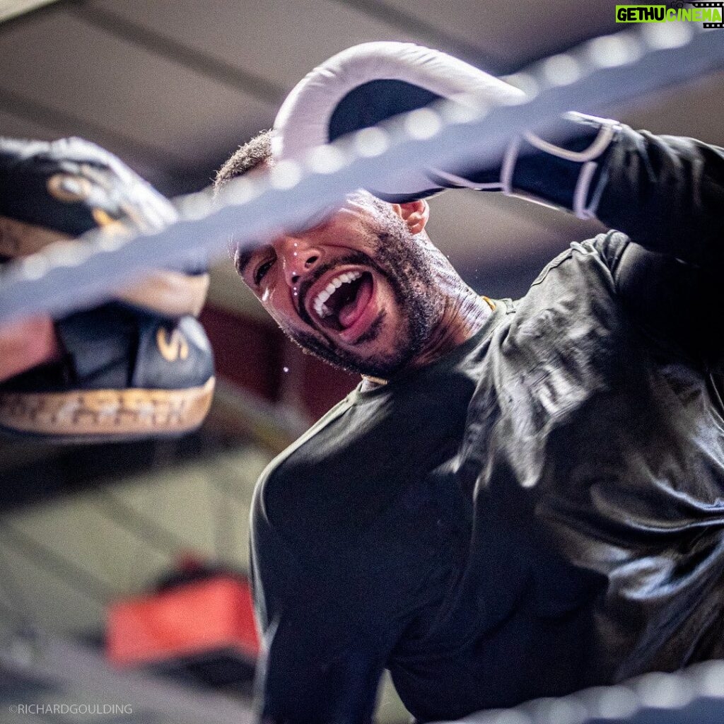 Danny Roberts Instagram - Real ones might fall back but we NEVER fall off! 🇬🇧💯 📸 @richard_goulding #UFC #UFCEurope #UKMMA #MMA #MixedMartialArts #Fighter #Warrior #Combat #CombatSports #SanfordMMA #JonesWrestling #HKickboxing #TeamChocolate
