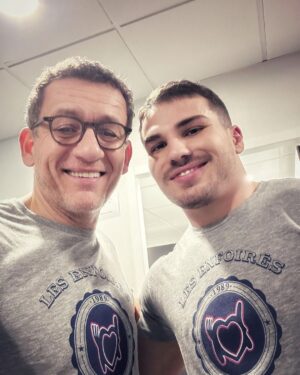 Dany Boon Instagram - Merci aux bénévoles et au super public bordelais qui a répondu présent pour supporter les @restos.du.coeur qui ont besoin de nous plus que jamais !