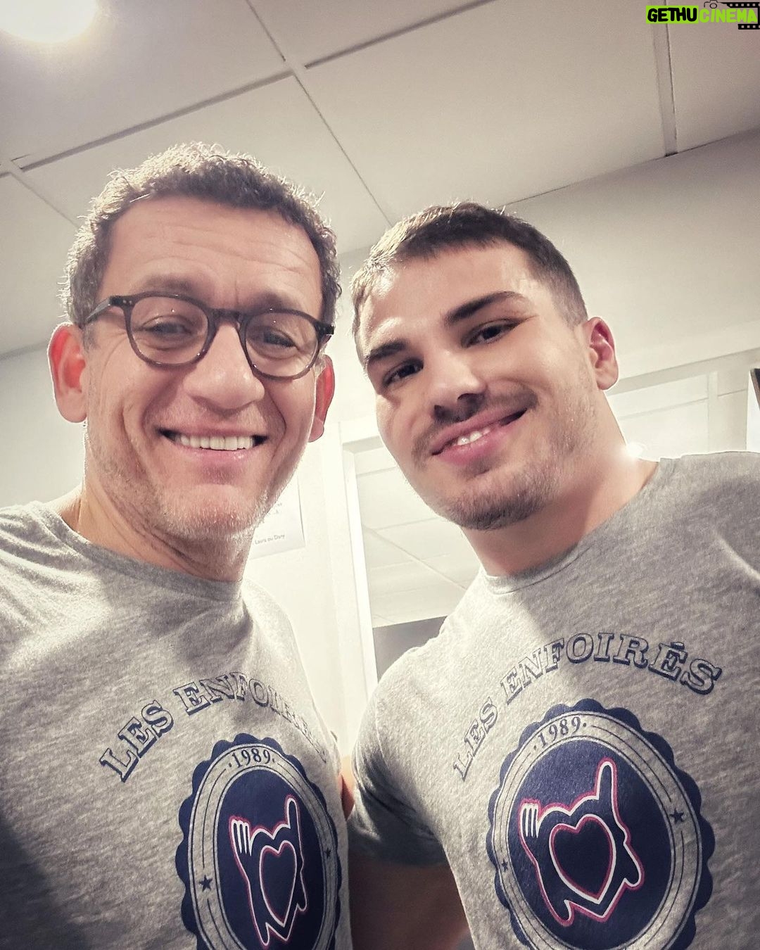 Dany Boon - 8.4K Likes - Merci aux bénévoles et au super public bordelais qui a répondu présent pour supporter les @restos.du.coeur qui ont besoin de nous plus que jamais !