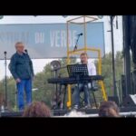 Dany Boon Instagram - Petit extrait du bonheur d’avoir participé au 20 ans du Festival du verbe de Dick Annegarn ❤️ Bravo et merci à tous les artistes, les bénévoles et les nombreux spectateurs qui ont fait de ce festival une fête et un moment rare. @nachmusicofficiel @marciahigelin @yameecouture @m_chedid @arthurhofficiel @dickannegarn @christian_olivier_officiel @charleliecouture