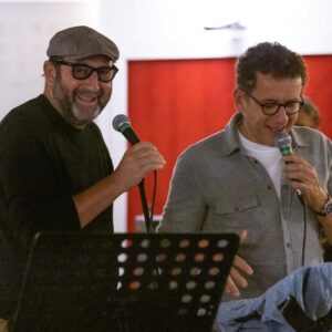 Dany Boon Instagram - En répètes ! on travaille pour vous faire un beau spectacle pour le 5 décembre à Lille
.
Photos de Denis Tribhou