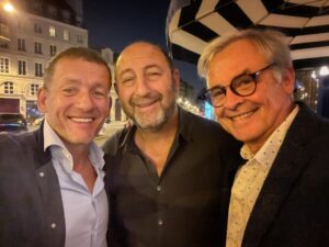 Dany Boon Instagram - Très fier de participer à l’aventure #UnTriomphe. Allez voir ce film magnifique avec une belle distribution et un Kad Merad plein d’humanité !
Bravo Emmanuel Courcol 👏👏👏