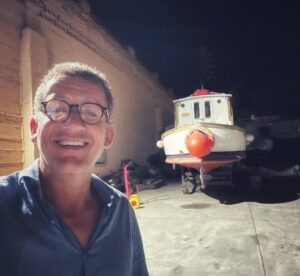 Dany Boon Instagram - En balade, je suis tombé sur un bateau clown en vacances ✨🤪 Belle rentrée à toutes et tous.