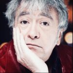Dany Boon Instagram - Merci à Robert et Germaine Ledoux de nous avoir fait rire aux larmes. Jean-Yves Lafesse ne piégeait pas ses victimes, il les emmenait dans un monde parallèle dont personne ne soupçonnait l’existence. Un génie du canular. Au revoir l’Artiste! https://www.rireetchansons.fr/podcasts/les-impostures-de-jean-yves-lafesse-en-podcasts/voyage-dans-le-corps-de-la-vache