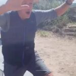 Dany Boon Instagram - A peine quelques minutes après Jeff Bezos, Dany Boon aussi sort d’une tente Quechua