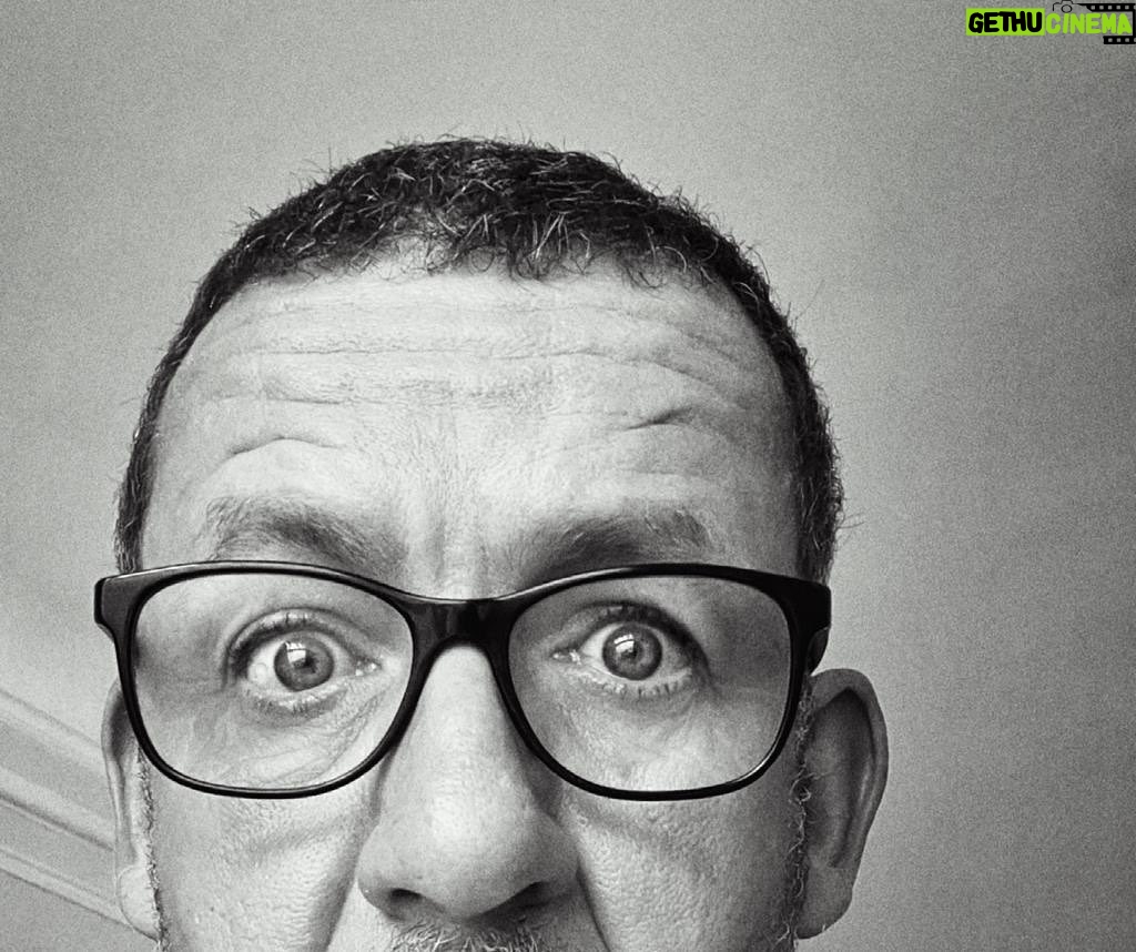 Dany Boon - 11K Likes - Mon reflet dans la télé à la fin du match hier soir... 
#euro2020