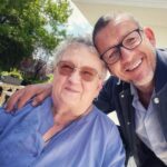 Dany Boon Instagram - Bonne fête à toutes les mamans et merchi à l’meilleure d’entre elles... Eule mienne 🥳 Ton boubourse de fils qui t’ker ❤️