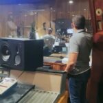 Dany Boon Instagram - Enregistrement de la sublime musique d’Alexandre Lecluyse avec 35 merveilleux musiciens au Studio Ferber à Paris. Un temps suspendu absolument magique. Mon film a de la chance !