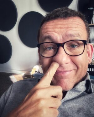 Dany Boon Instagram - Pour info: je viens d’effectuer un test PCR de moins de 72 heures comme ça je peux voyager tranquille dans toute l’Europe. C’est bon de se sentir libre...
