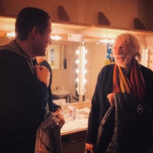 Dany Boon Instagram - Fantastique Pierre Richard dans l’extraordinaire spectacle de @maymathilda, Monsieur X au théâtre de l’Atelier à Paris. C’est drôle, c’est touchant, c’est magique, allez-y vite! Ça finit dimanche.
@pierrerichardofficiel