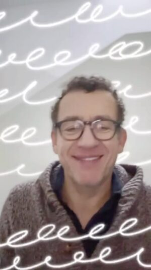 Dany Boon Instagram - Bonne année les Biloutes! De l’humour, de l’amour, de la santé et de l’humanité ✨❤️2024❤️✨
#bonneannée