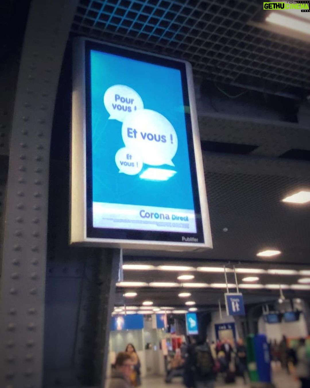 Dany Boon Instagram - “Corona direct... pour tout le monde! Pour vous! et vous! et vous!” 😳 Y’a pas à dire, dans la pub, y’en a qu’on un sacré pif pour les slogans...