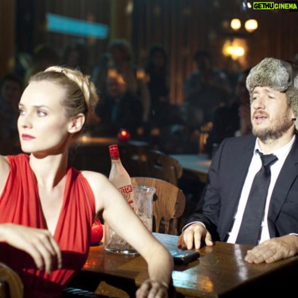 Dany Boon - 8.6K Likes - Gros succès hier soir sur @TF1 pour Un plan parfait, l’avant dernier film du très talentueux Pascal Chaumeil qui était d’une gentillesse rare. Je pense à lui et à sa famille.