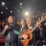 Dany Boon Instagram - Quelle soirée ! 🥰 Si vous voulez rire dès dimanche, #LaViePourDevrai est en avant-premières un peu partout en France. Lien pour réserver en bio !