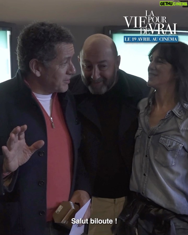 Dany Boon Instagram - J’ai réussi à faire dire BILOUTE à Charlotte 😂🥰 MERCHI pour votre accueil toujours aussi chaleureux depuis tant d’années ❤️ Vive le Ch’Nord !!! #laviepourdevrai
