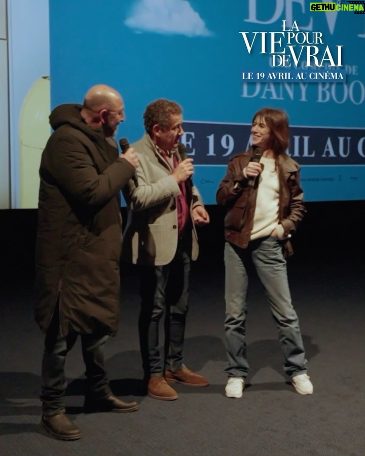 Dany Boon Instagram - La tournée d’avant-premières de La Vie Pour De Vrai 🥰. Ça pourrait durer toute l’année ! MERCI à toutes et tous ❤️et demain le Ch’Nord 🥳✨ #laviepourdevrai
