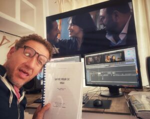 Dany Boon Instagram - Après plusieurs mois de travail intense. Fin du premier montage de "La vie pour de vrai" 🥳✨
.
#laviepourdevrai