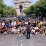 Dany Boon Instagram – Dernière prise de vue à paris. La cascade (de loin) et photo d’équipe ♥️ (la meilleure)
#laviepourdevrai