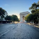 Dany Boon Instagram - Dernier jour de tournage sur Paris pour « La vie pour de vrai » avec cascade finale. Lumière magnifique ce matin près de l’Etoile, on se croirait dans « Abre los ojos » d’Alejandro Amenábar ou dans son remake US « Vanilla sky »✨🤩 #laviepourdevrai