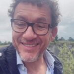 Dany Boon Instagram - Quoi de mieux que de passer son anniversaire avec toute l’équipe de mon film? 🎥❤️ merci pour tous vos messages. “Le vieux Ch’ti “ 🤪