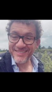 Dany Boon Instagram - Quoi de mieux que de passer son anniversaire avec toute l’équipe de mon film? 🎥❤️ merci pour tous vos messages. “Le vieux Ch’ti “ 🤪