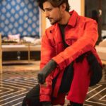 Darshan Raval Instagram - ❤️‍🩹🖤✨ Designed by @epoch_by_karan Assisted by @avantika_21 @Vibhor___21 📸 @iamrohan.7 Jaipur