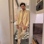 Darshan Raval Instagram - Kehndi la do taare,toh main laadoon saare ✨ Outfit @geishadesigns Styled by @epoch_by_karan Udaipur, Rajasthan