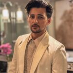 Darshan Raval Instagram - Kehndi la do taare,toh main laadoon saare ✨ Outfit @geishadesigns Styled by @epoch_by_karan Udaipur, Rajasthan