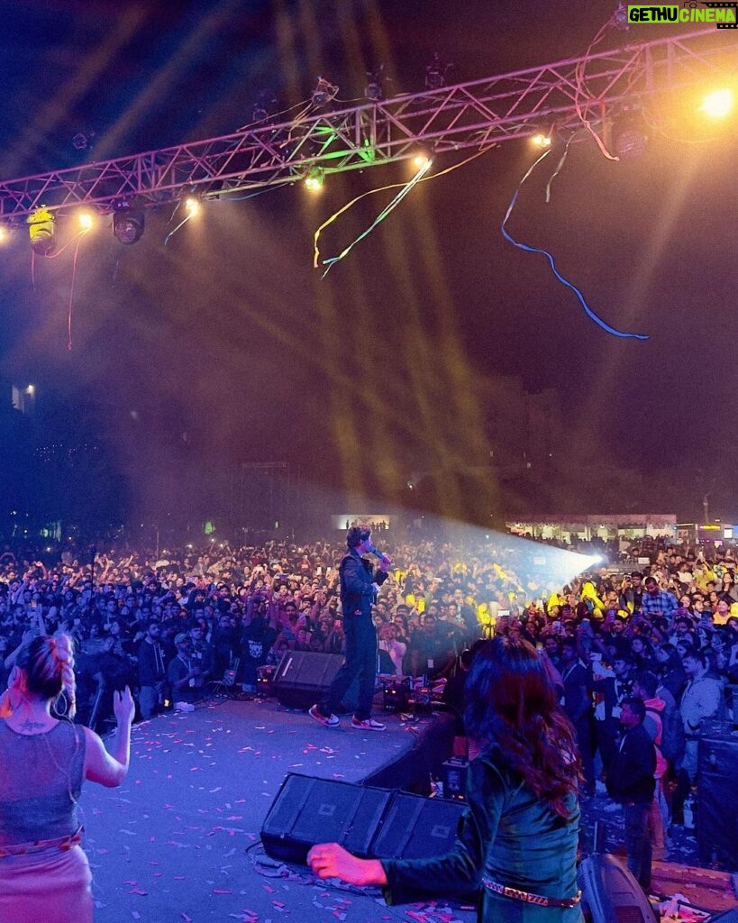 Darshan Raval Instagram - What a great night today in #Bhubneshwar at XIMB ✨🫰 @ximbxpressions