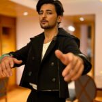 Darshan Raval Instagram - Add some 🖤 ✨ Outfit by @sameermadan_official Shoes by @thecometuniverse Styled by @epoch_by_karan Bhubaneswar, India