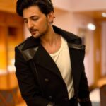 Darshan Raval Instagram - Add some 🖤 ✨ Outfit by @sameermadan_official Shoes by @thecometuniverse Styled by @epoch_by_karan Bhubaneswar, India