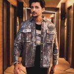 Darshan Raval Instagram - DR 💙 LOVEGEN #PUNESHOW #fashion #jeans #denim #menfashion #darshanraval #indiatour #lovegen #iamlovegen Pune City