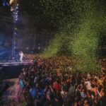Darshan Raval Instagram – #Mumbai Concert was very very special 
Everyone waited so many years for this to happen and this couldn’t have happened without @naushadepositive @seventyseven_entertainment @lovegen_spain @epositiveent and all of you who came to the concert yesterday and made it a complete sold out show ❤️
All my friends family who came to the concert you guys always make me feel pariwaar ho toh aise ho warna na ho LOVE YOU ALL 🤗🤗
📸 @dushyantravaldz