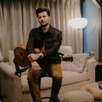 Darshan Raval Instagram - 🤎✨