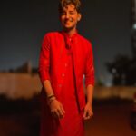 Darshan Raval Instagram - Lagyo Prem No Rang Mane 🎼🎵🎶 Kurta set by @madzinlabel Styled by @epoch_by_karan