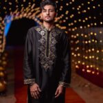 Darshan Raval Instagram - Another year of your love goes by 💙 The promise to give all my heart and soul to music continues… Outfit :-@mardbyabusandeep Shoes :- @mondarroshoes Styled by @epoch_by_karan 📸 @dushyantravaldz