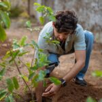 Darshan Raval Instagram - A new ritual. Will try and plant trees as much as i can ❤️🌍 Thank you @chouhanshivrajsingh sir for inspiring me 🤗 #prebirthdaycelebration