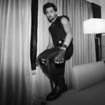 Darshan Raval Instagram - Flow 🖤 Outfit by @ianujmurarka_ Styled by @epoch_by_karan 📸 @maan_boruah