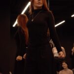 Darya Timoshenko Instagram - А можно не удивлять , не стараться и не пытаться угодить. Можно ! Делаю как мне надо , как мне в кайф , а вы там как хотите :) Тут вот волосы оч нравятся мне хи хи Душевный урок вышел по импровизации в рамках «LAB» от моей родной @kkulakovaa 🫶🏼 Всем спасибо @a.losyash 🎥