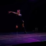 Darya Timoshenko Instagram - Я всегда была из тех , кто меняет правила игры. Только это качество я в себе расценивала больше как минус , чем плюс. Почему ? Потому-что часто не вписывалась в шаблонные рамки общепринятых «надо так и никак иначе» … восхищалась и не перестаю восхищаться людьми, которые ломают систему. Сейчас уже не страшно. Не страшно просто танцевать , а не удивлять. Не страшно быть толстой , не современной , банальной , типичной … для кого-то :) Точно уверенна , что у меня есть «я» и когда оно искренне пробивается через мой мувмент это долетает до зрителя, в этом моя сила 🤍 Это Тула. И за 10 минут до выхода я поменяла трек , чтобы просто побыть собой и рассказать , что я имею на сегодняшний день как артист.