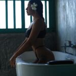 Darya Timoshenko Instagram - Я не знаю как так вышло , что эти фото не дошли до ленты. Спустя почти год пилю пост и вижу как много происходит и как мало оставляю это в ленте , сторис уходят , а лента забита профильными танцевальными видео. Как рабочий аккаунт или как резюме … можно просто вести эту соц сеть и не выстраивать тут алгоритмов , спасибо 🙏🏼 Фото @loladikovaa 🫶🏼 Sri Lanka