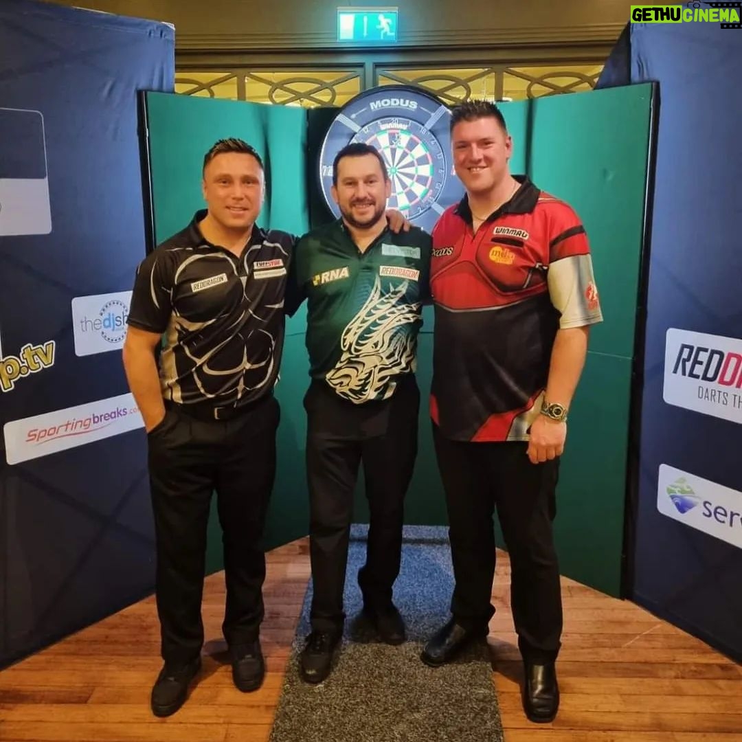 Daryl Gurney - 603 Likes - Exhibition-ing with @gerwynpriceiceman180 @jonnyclay180 🤙🏻🤙🏻🎯🎯