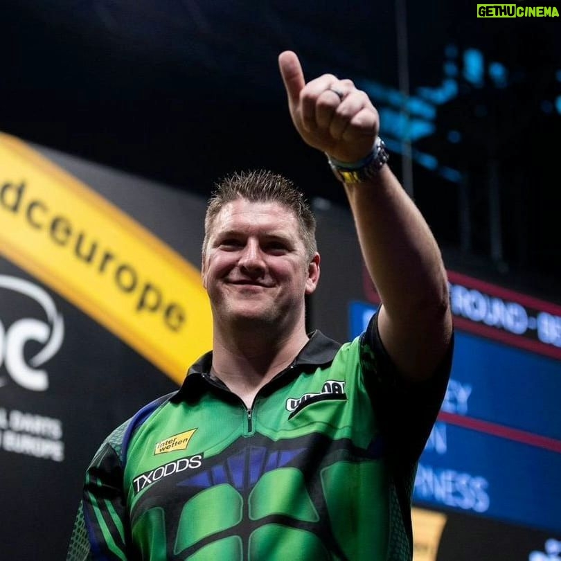 Daryl Gurney - 540 Likes - PDC GERMAN DARTS OPEN (ET11)
ROUND ONE RESULT
DARYL GURNEY 6-2 Steve Lennon
Job done for Daryl in Jena!
After early missed doubles from both, Daryl asserted, winning the last three legs in 15, 13 and 14 darts to move into a meeting tomorrow evening with Martin Schindler with a 92.88 average.