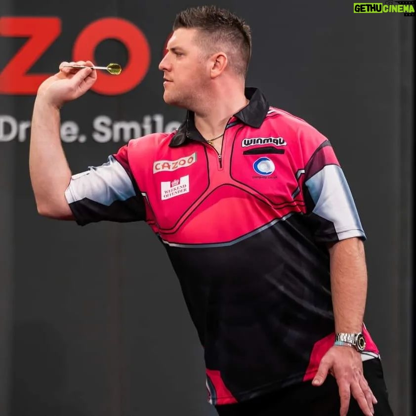 Daryl Gurney - 1.4K Likes - CAZOO MASTERS
QUARTER FINAL RESULT
DARYL GURNEY 9️⃣-🔟Nathan Aspinall
Agony for Daryl, but he can be proud of his efforts this weekend.
Aspinall stopped the rot to trail 8-7, and a 98 and 68 finishes moved him 9-8 ahead.
Daryl forced a final leg, kicking off with a 180, but Aspinall pinned double five to advance.
📸Taylor Lanning/PDC
