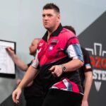 Daryl Gurney Instagram – CAZOO MASTERS
QUARTER FINAL, LATEST

DARYL GURNEY 8️⃣-6️⃣ Nathan Aspinall

Five on the spin for Chin!

Daryl secured a break of throw on tops to trail 6-5, and pounced on nine missed doubles from ‘The Asp’ to level. 

Aspinall’s double woes continued as Superchin hit the front, and a 100 finish made it 8-6. 

📸Taylor Lanning/PDC